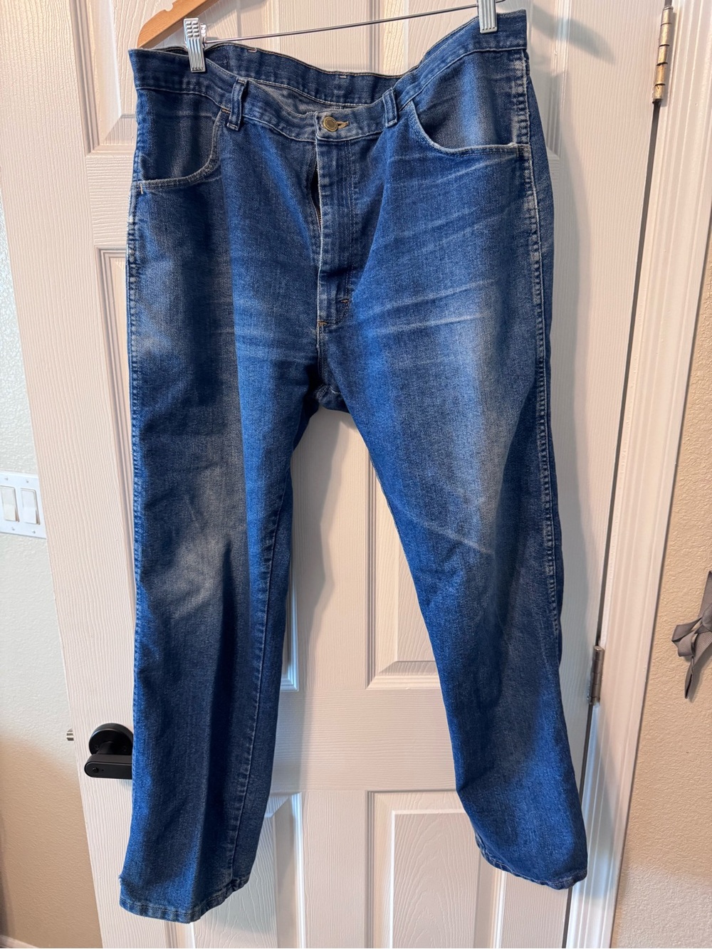 Wrangler Men's Dark Blue Relaxed Fit Jeans